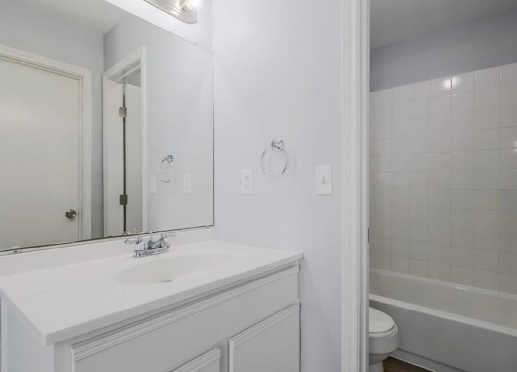 2132 Andover Dr Property Photo 12