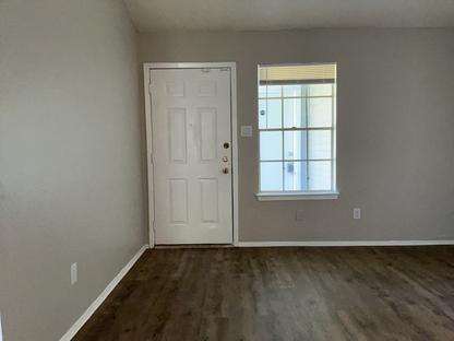 610/608 Greenlawn Blvd Property Photo 2