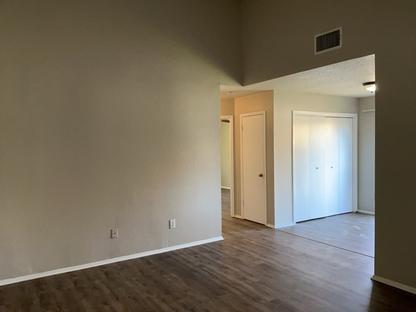 610/608 Greenlawn Blvd Property Photo 5