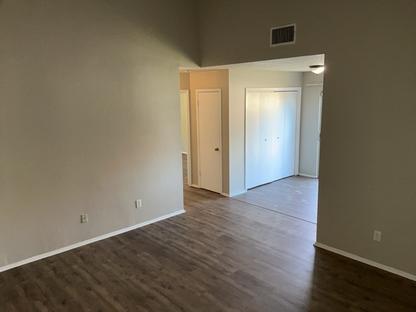 610/608 Greenlawn Blvd Property Photo 6