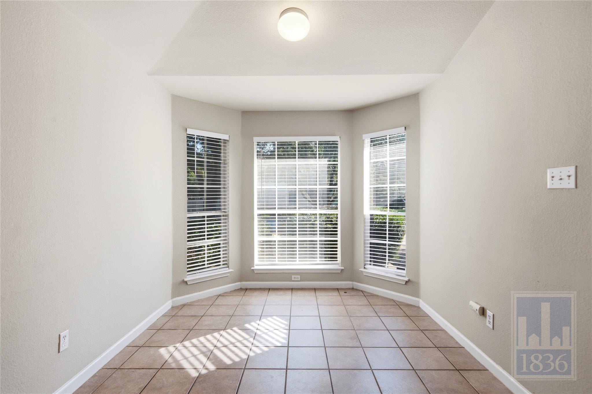 1704 Chinati Mountain Trl Property Photo 5