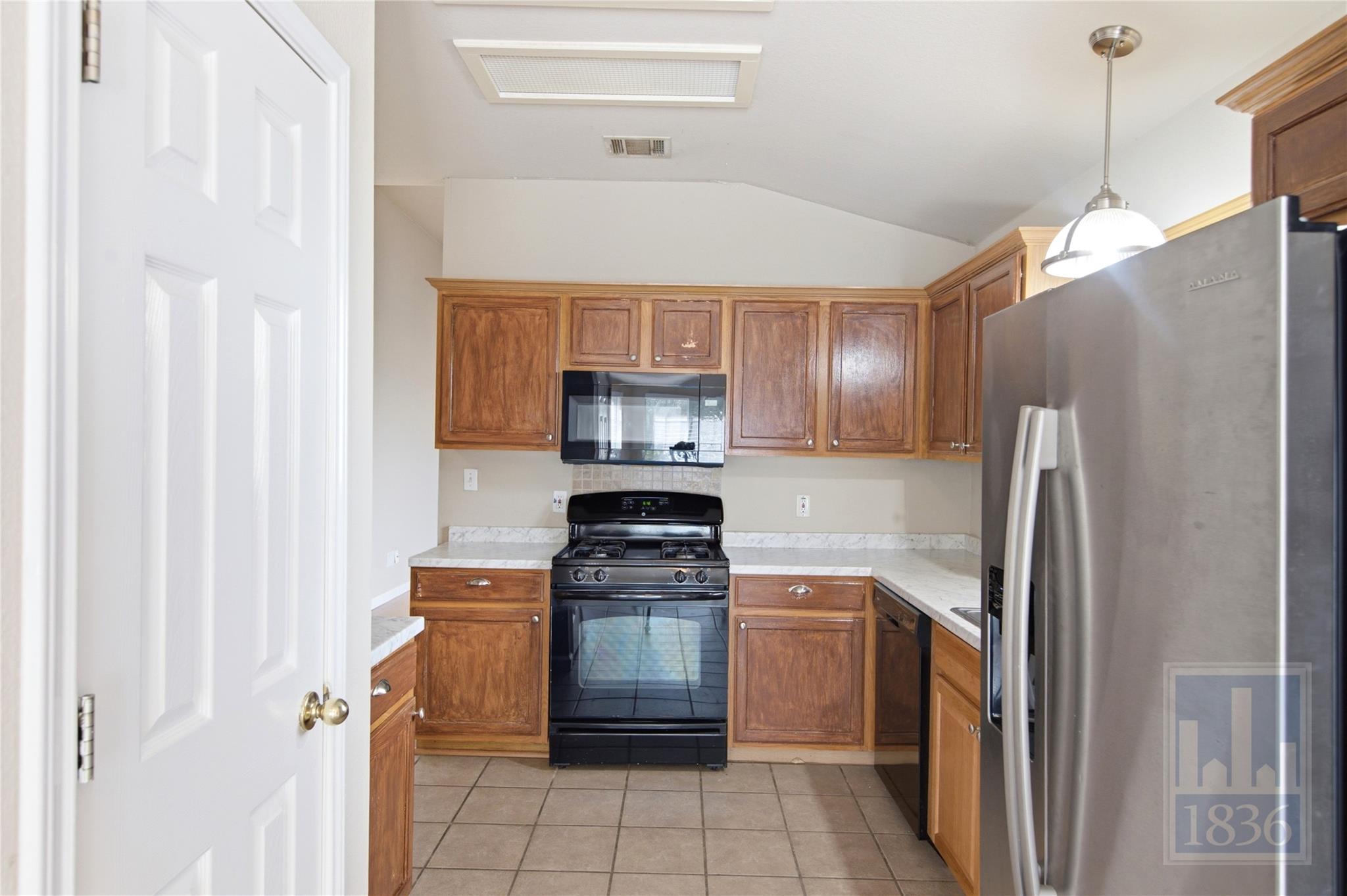 1704 Chinati Mountain Trl Property Photo 9