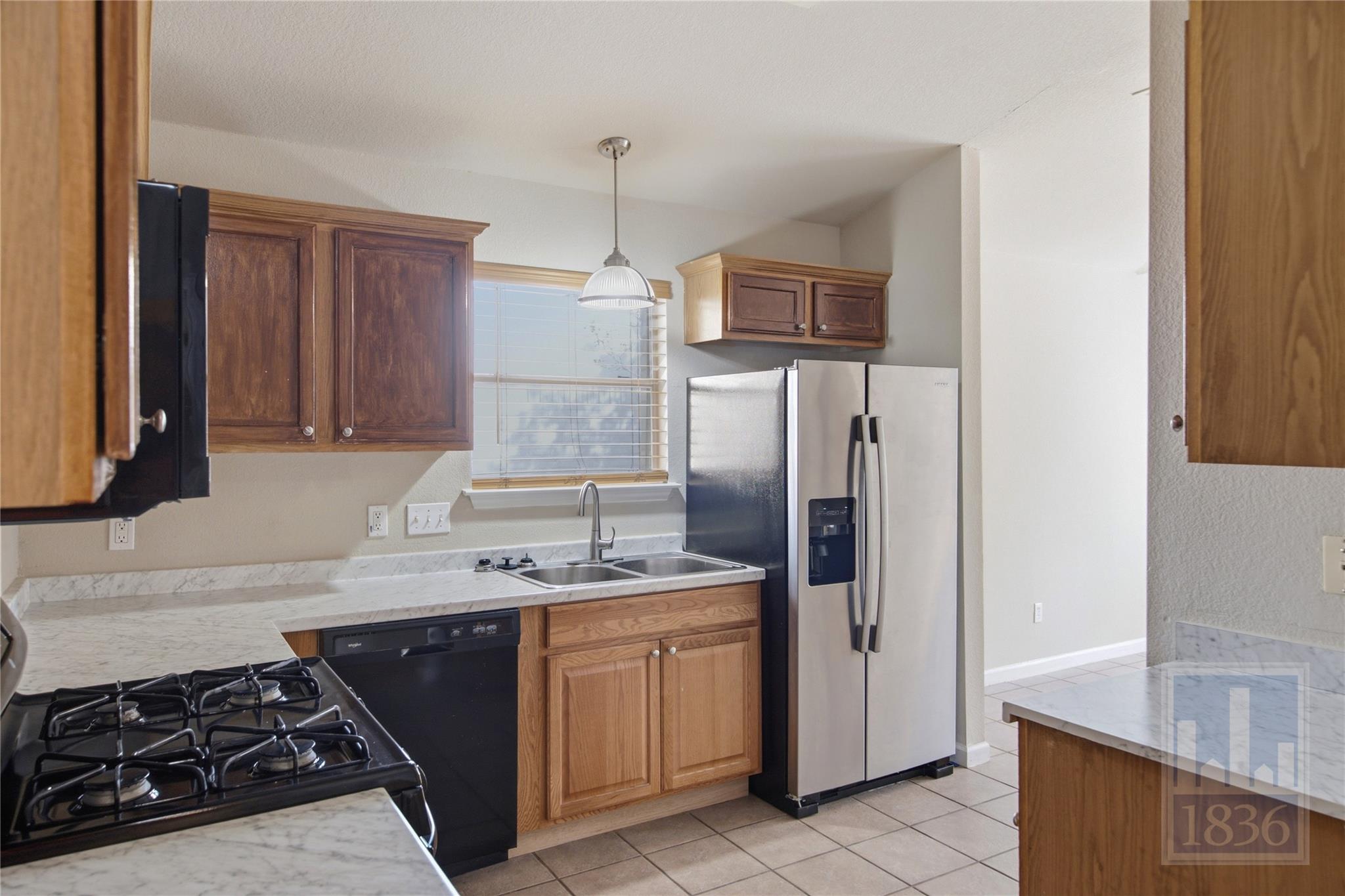 1704 Chinati Mountain Trl Property Photo 10