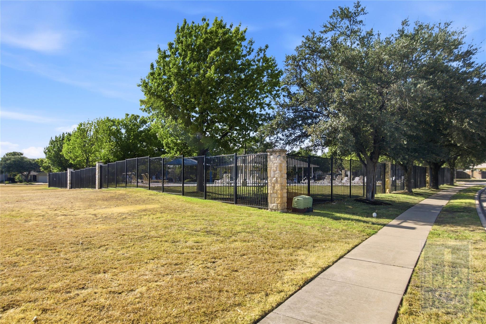 1704 Chinati Mountain Trl Property Photo 28