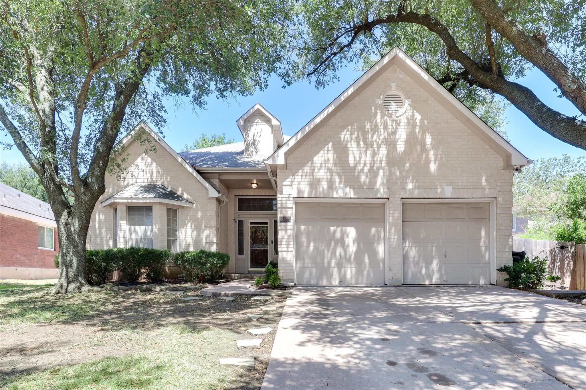 8302 Cambria Dr Property Photo 2
