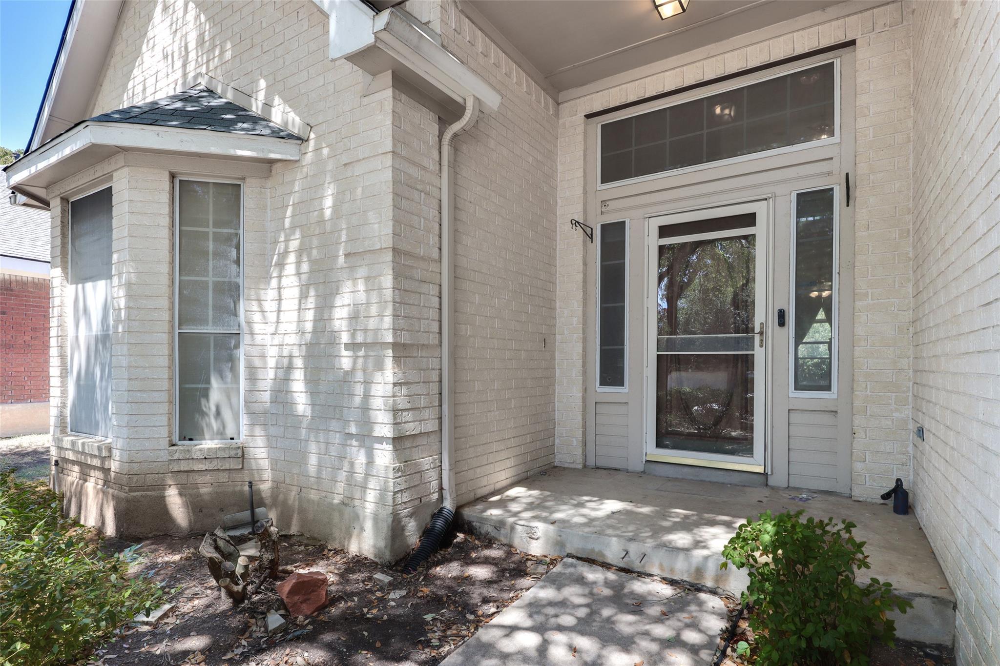 8302 Cambria Dr Property Photo 3