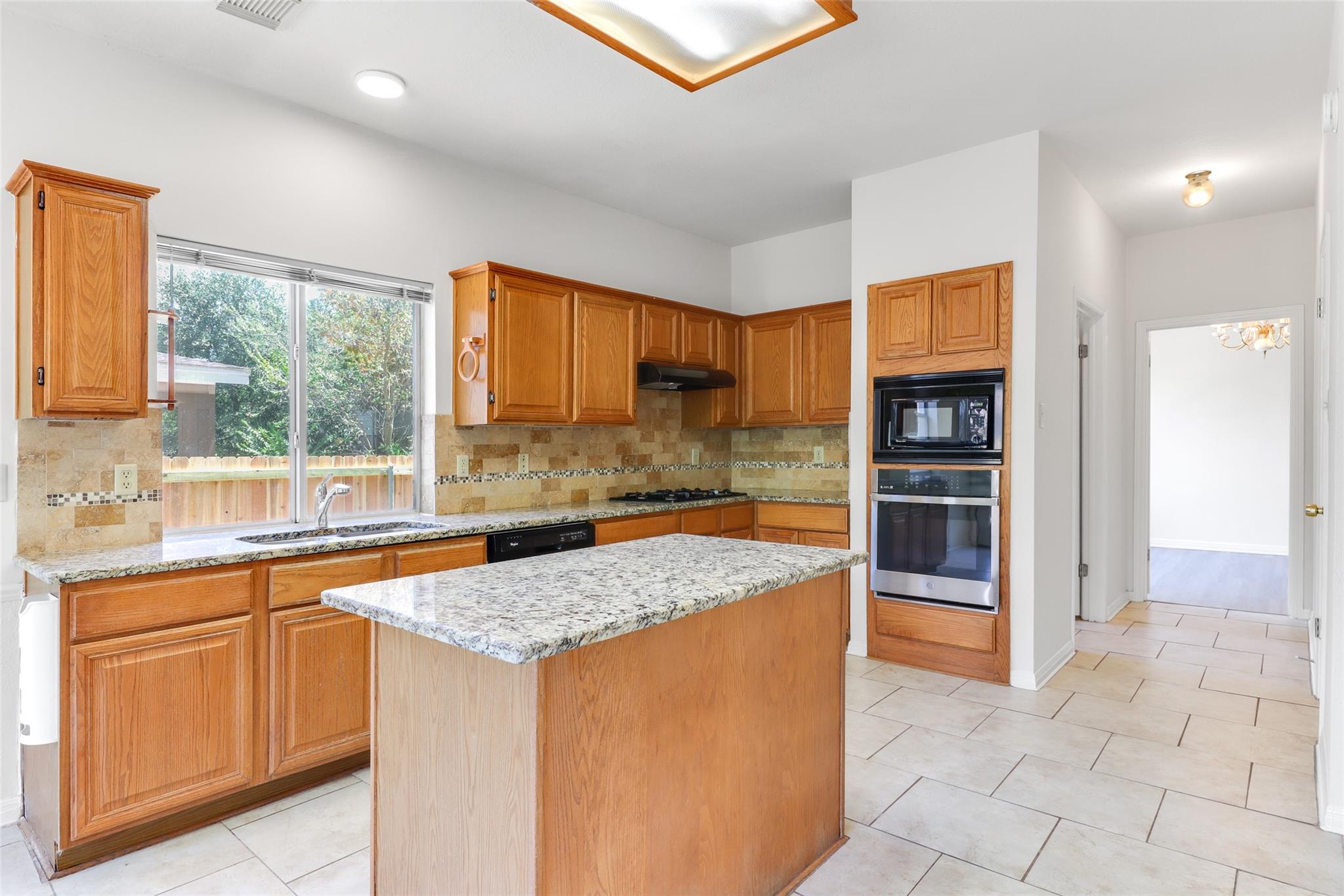 8302 Cambria Dr Property Photo 11