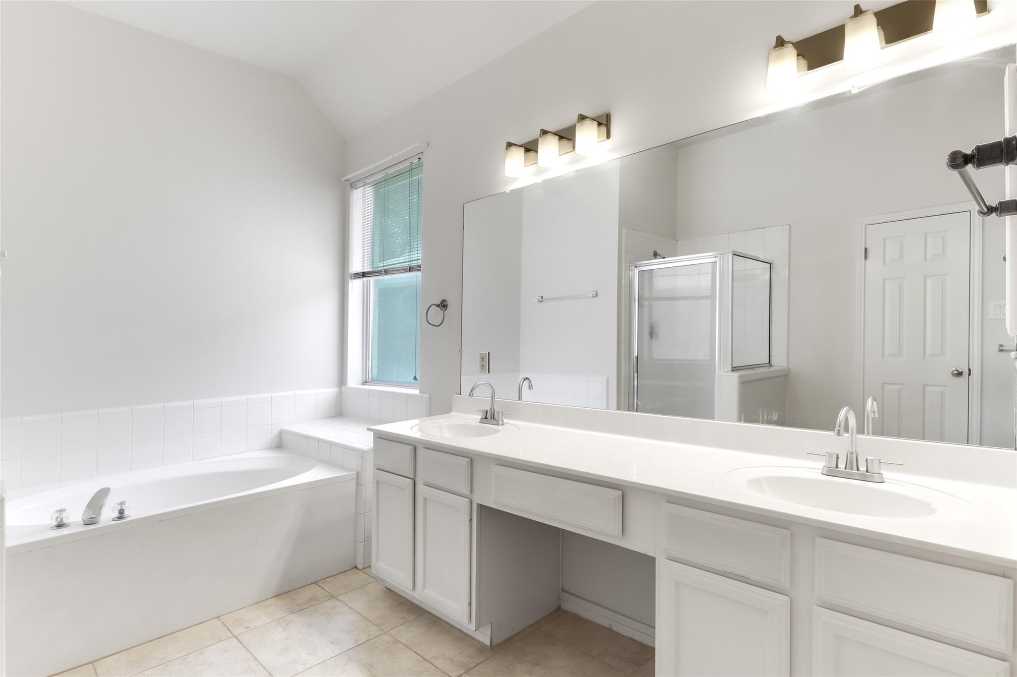 8302 Cambria Dr Property Photo 15