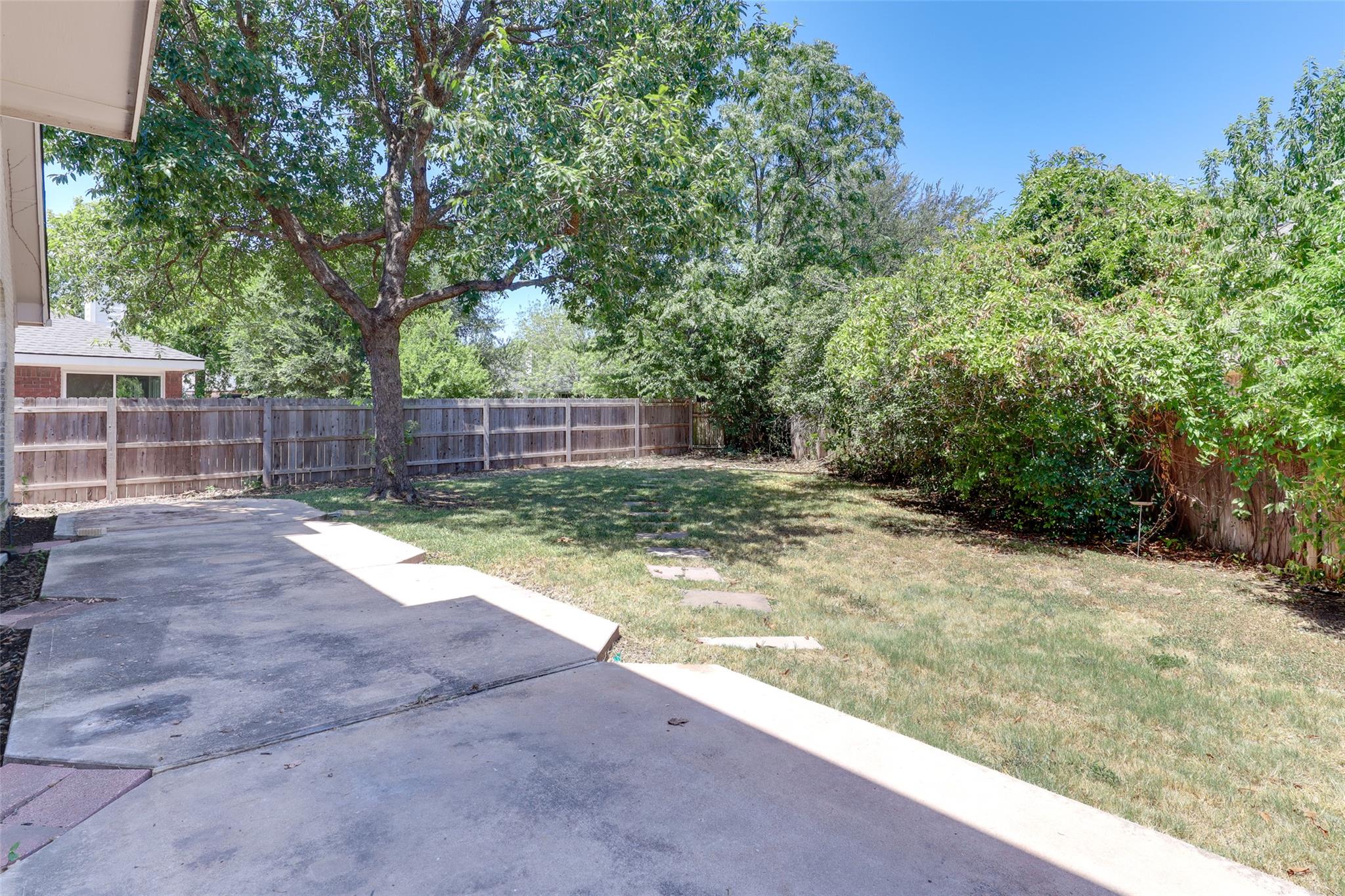 8302 Cambria Dr Property Photo 24