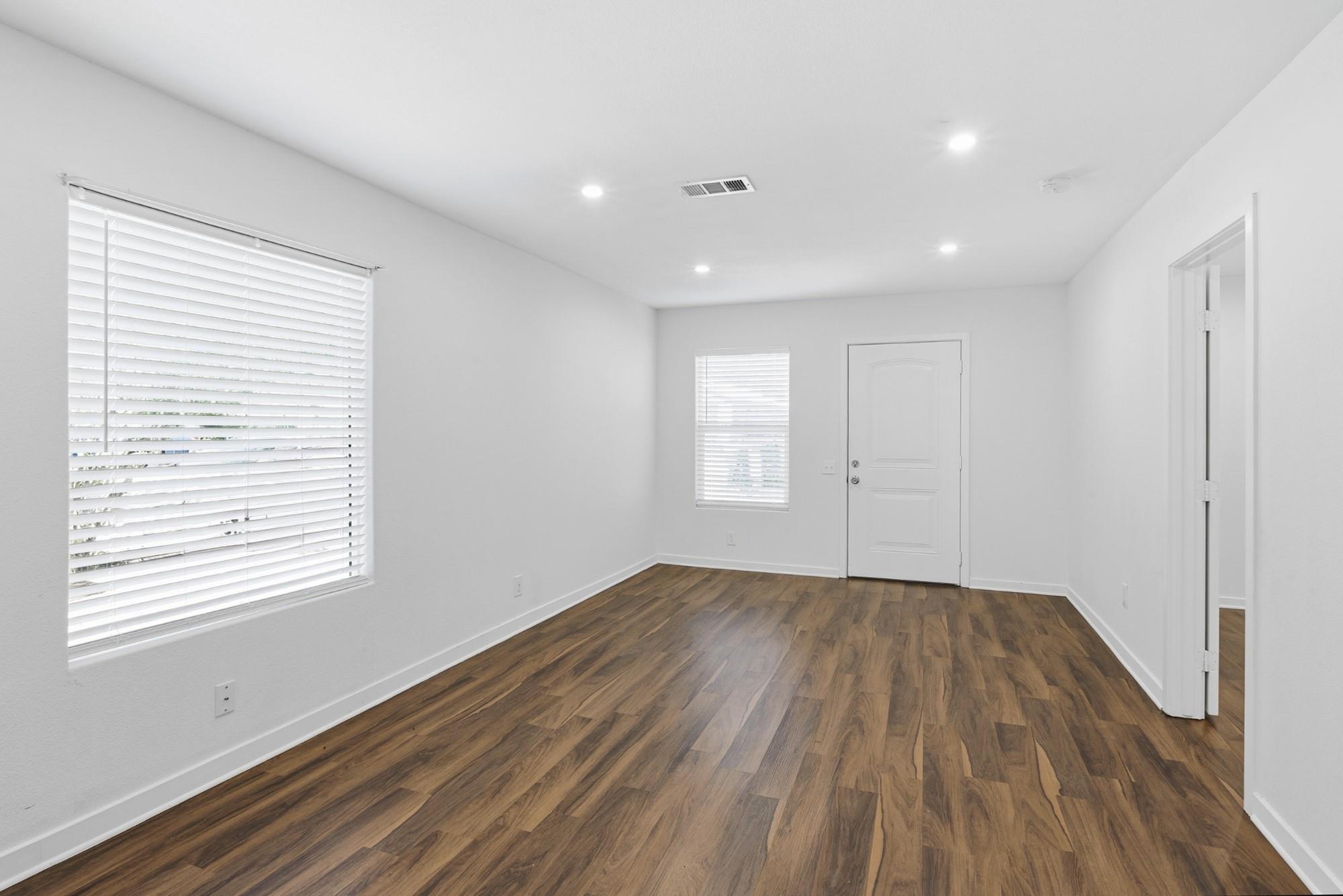 108 Irene St Property Photo 5