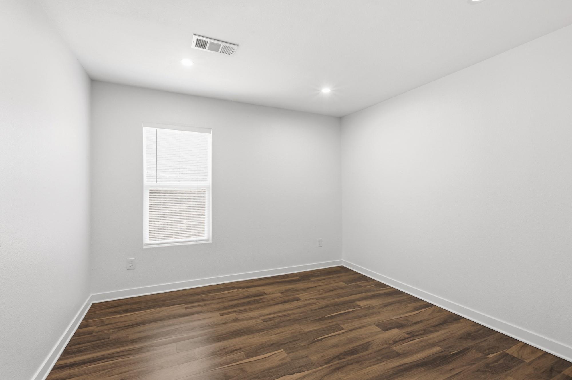 108 Irene St Property Photo 17
