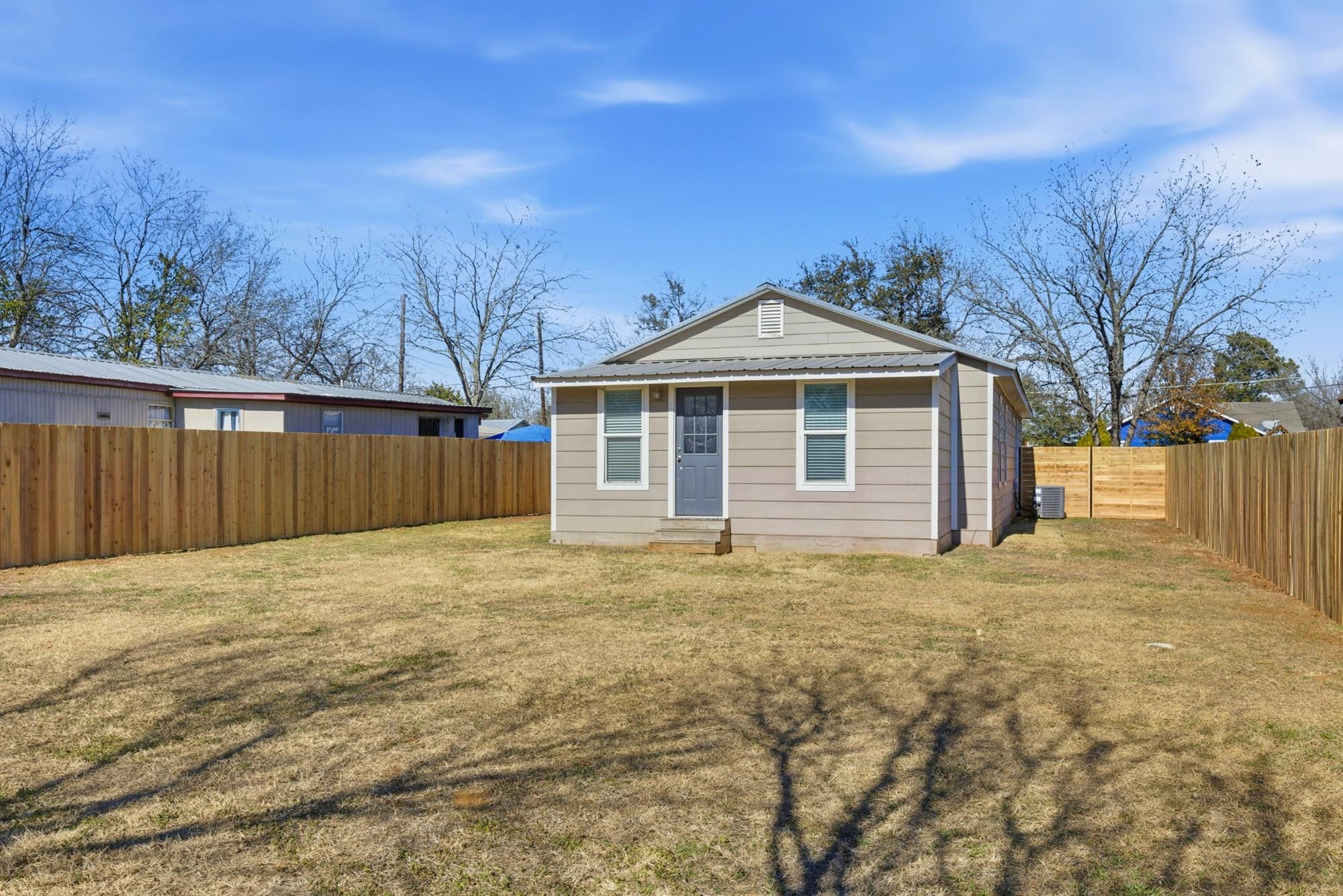 108 Irene St Property Photo 28