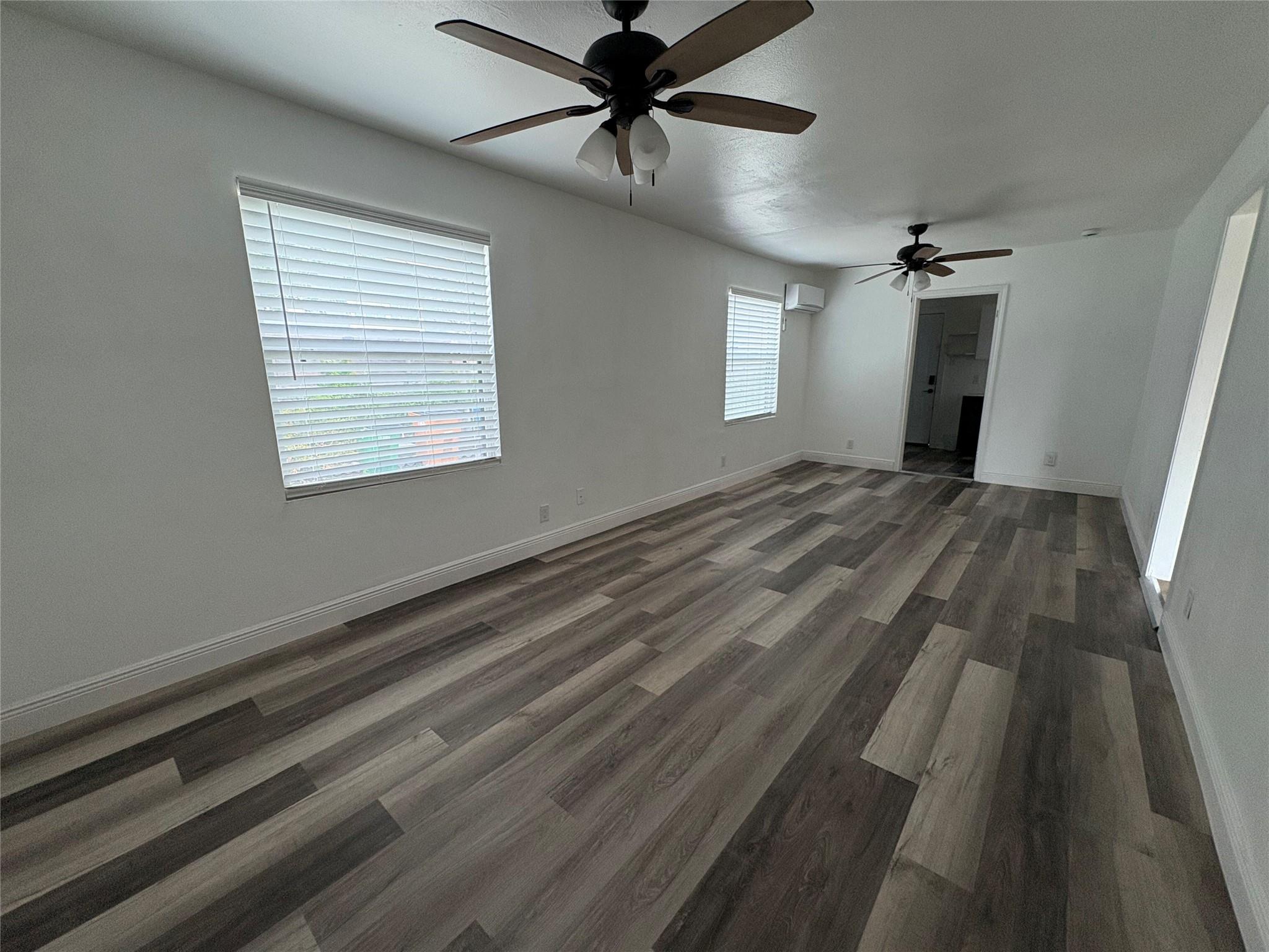 1709 Deloney St Property Photo 3