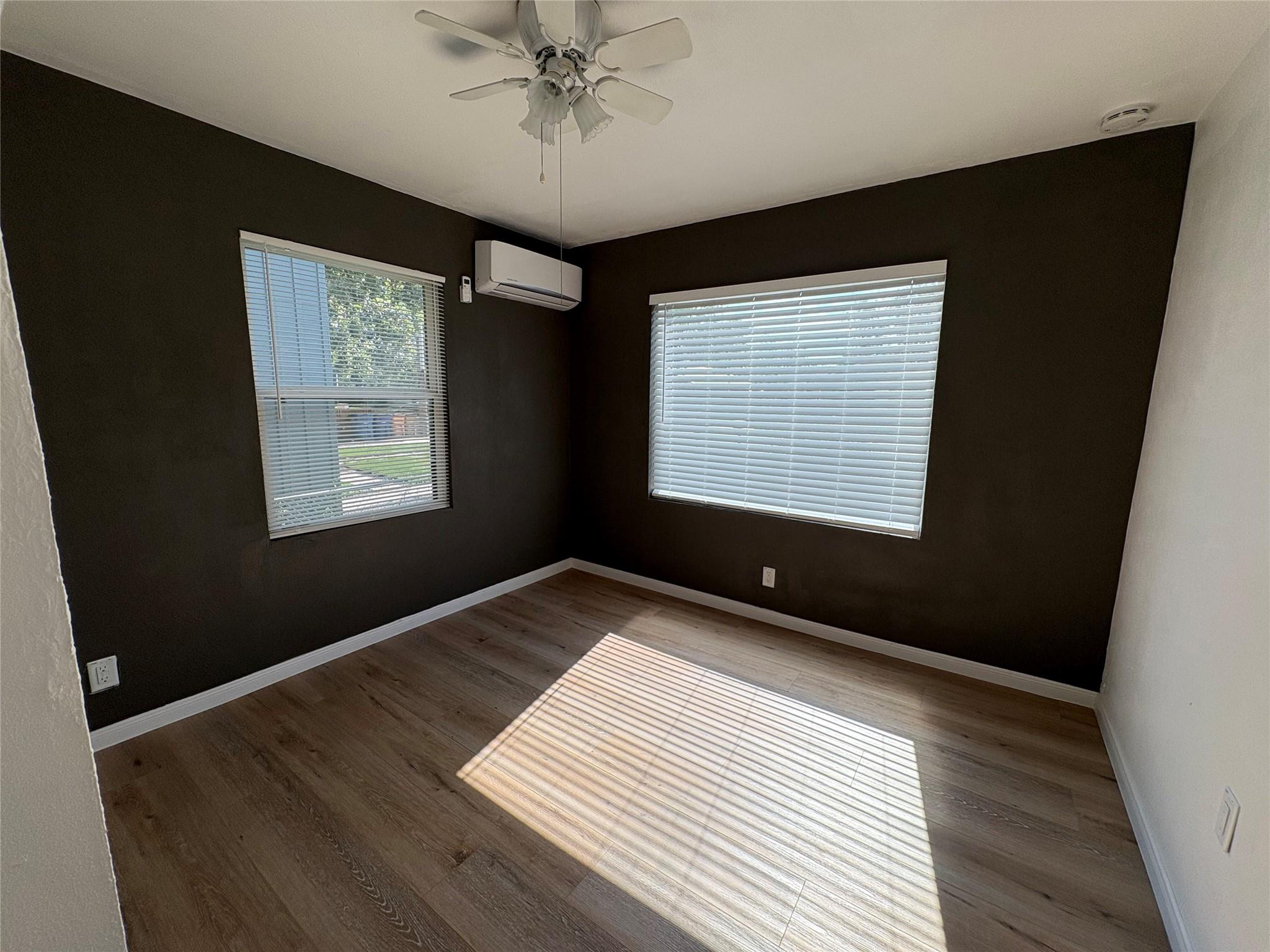 1709 Deloney St Property Photo 7