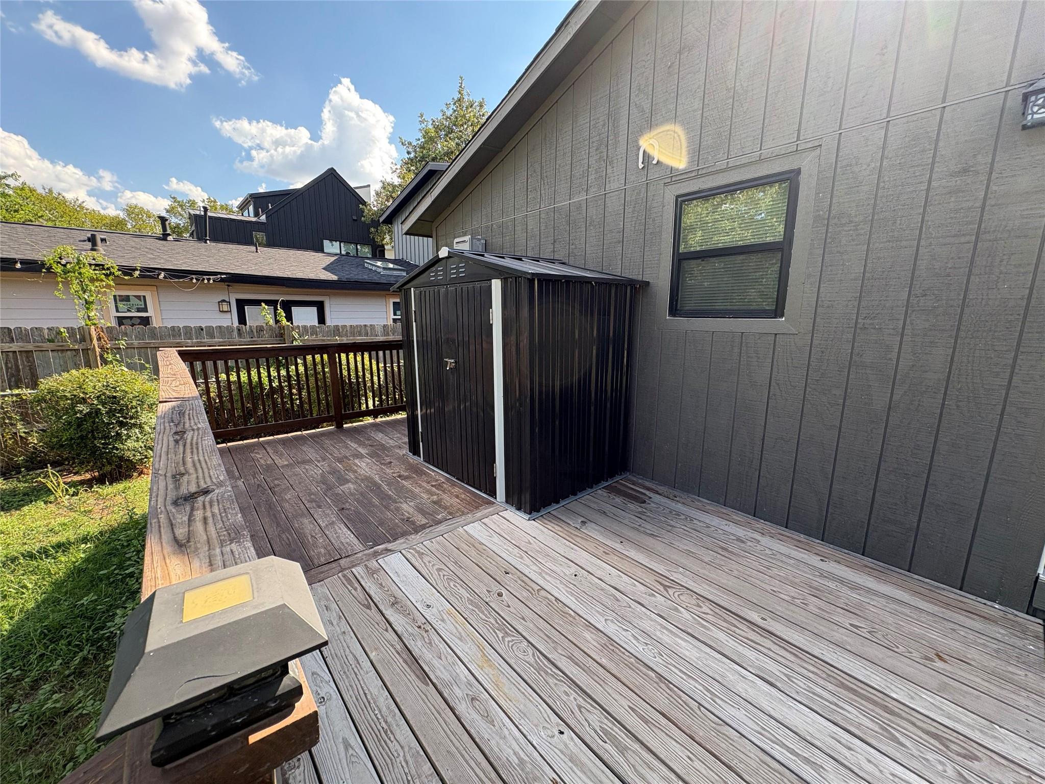 1709 Deloney St Property Photo 14