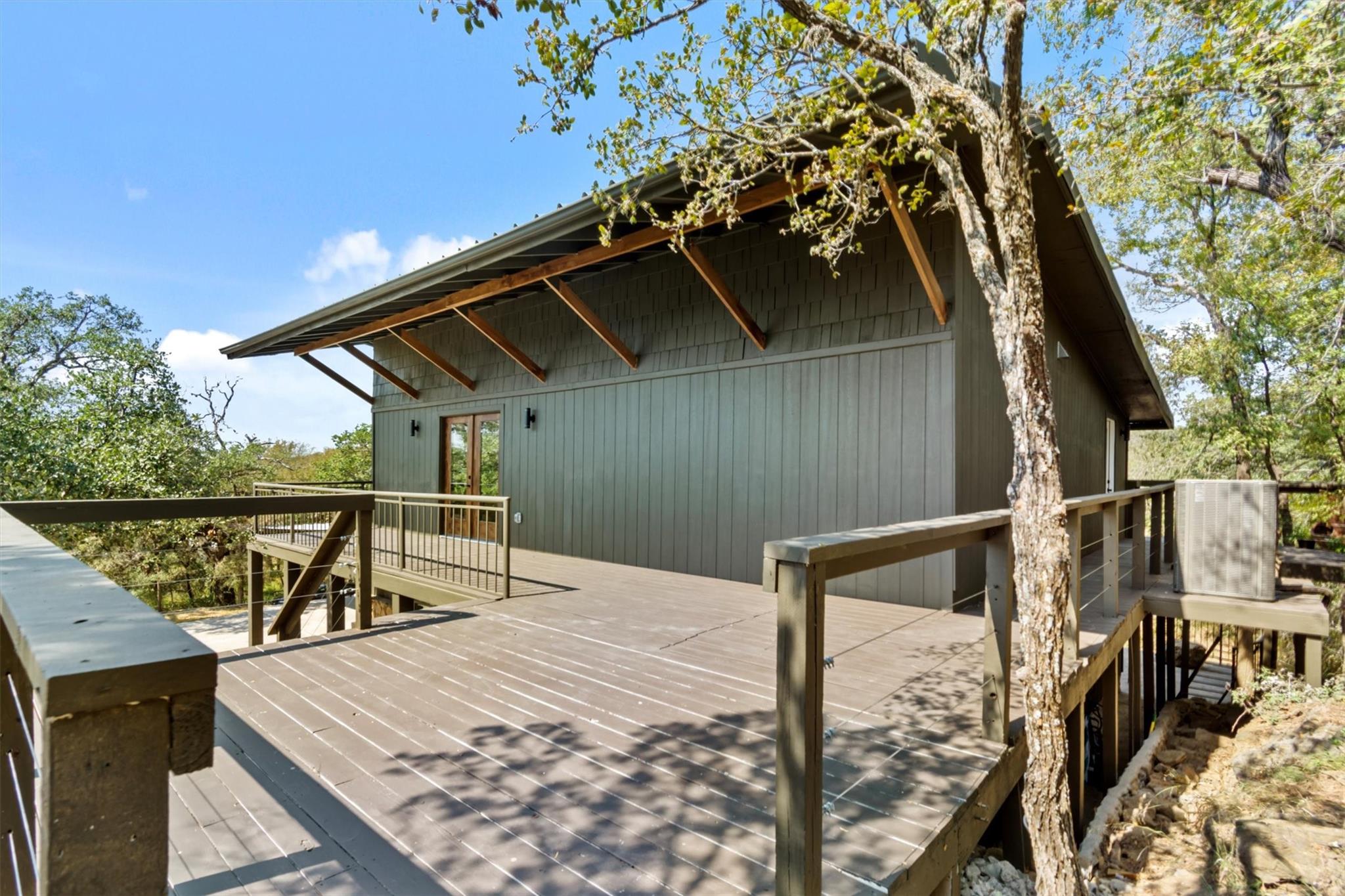 103 Breezeway Dr Property Photo 8