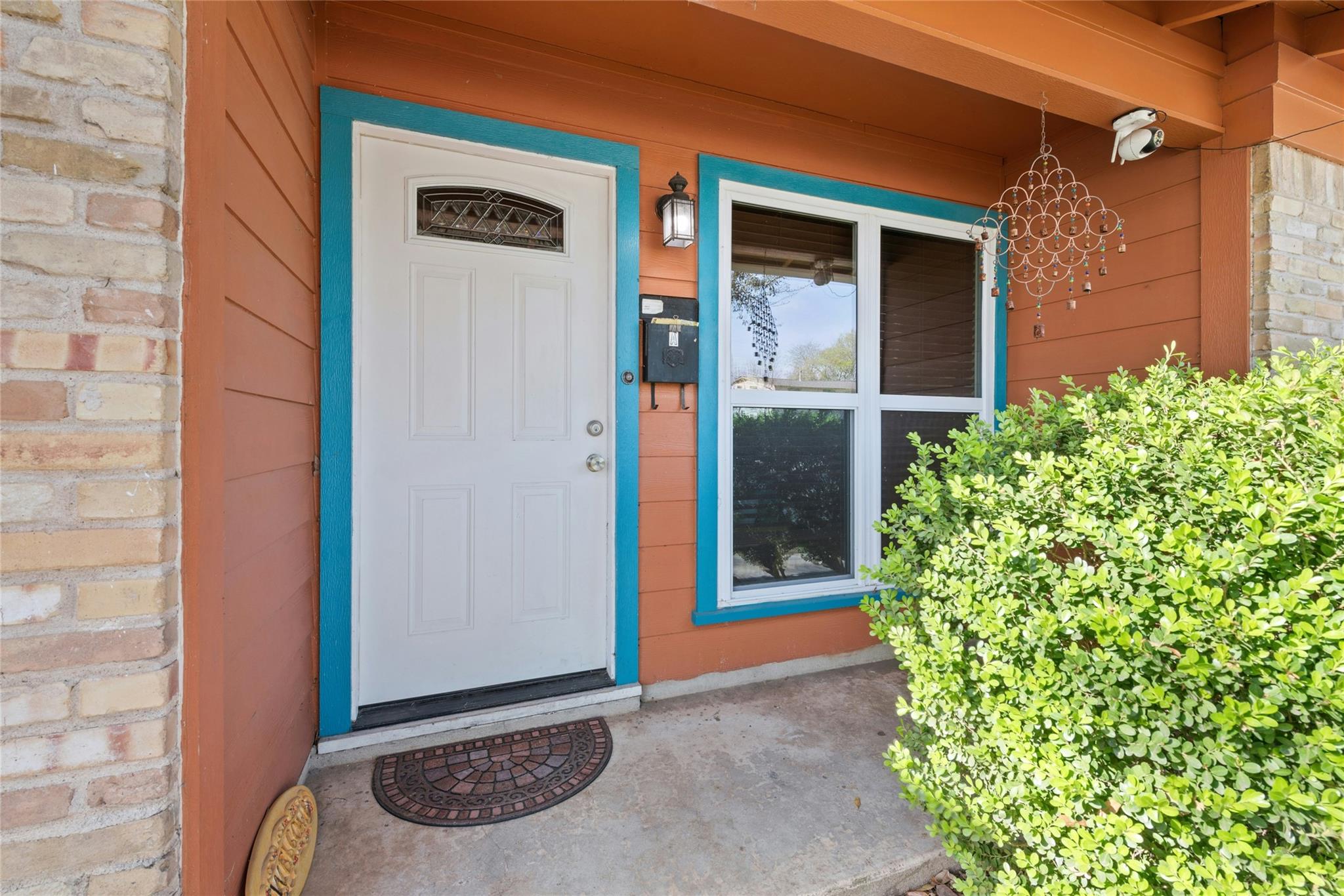 1011 Chesapeake Dr Property Photo 3