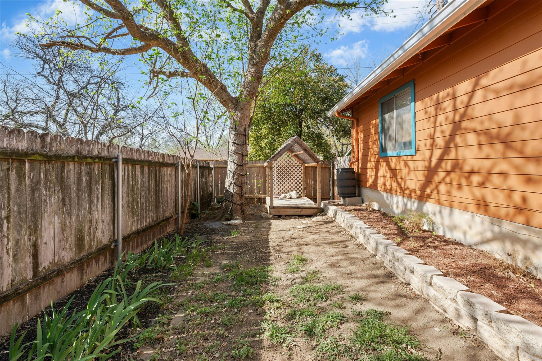 1011 Chesapeake Dr Property Photo 11