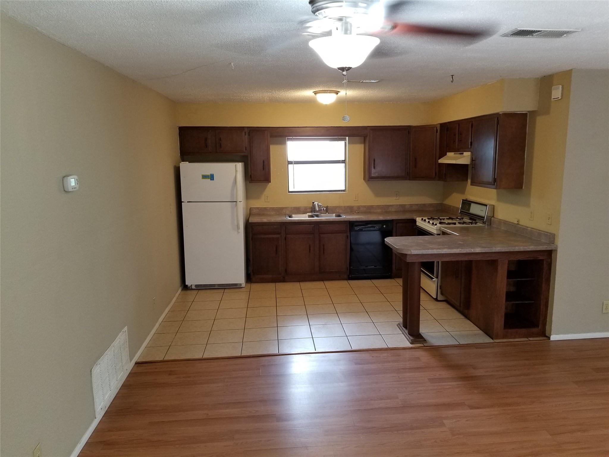 1011 Chesapeake Dr Property Photo 26