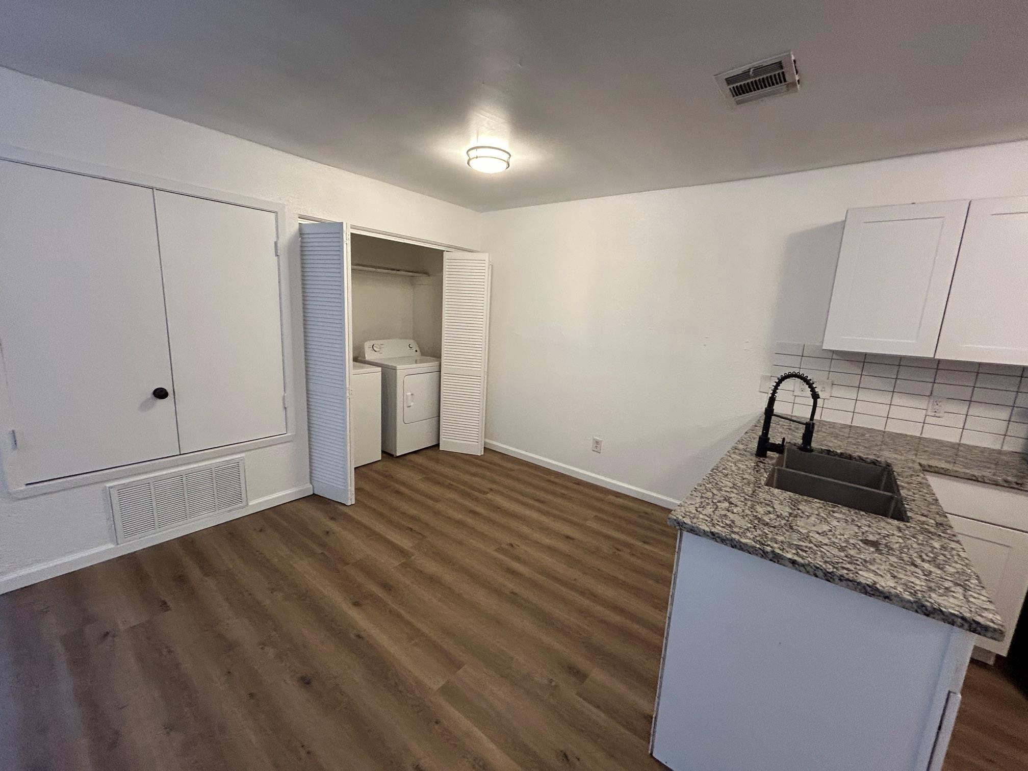 1118 Brookswood Ave None E #b Property Photo 2