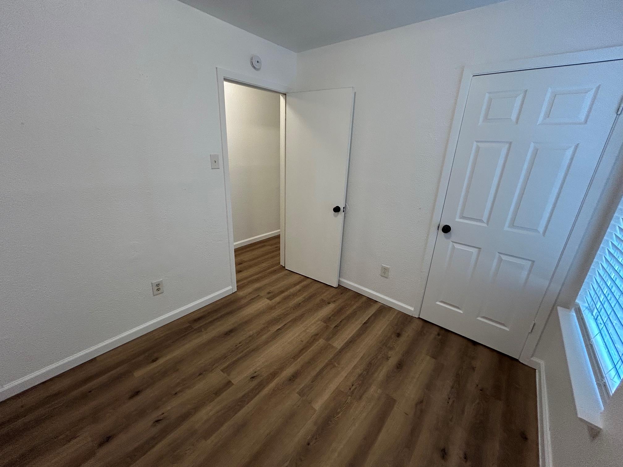 1118 Brookswood Ave None E #b Property Photo 5