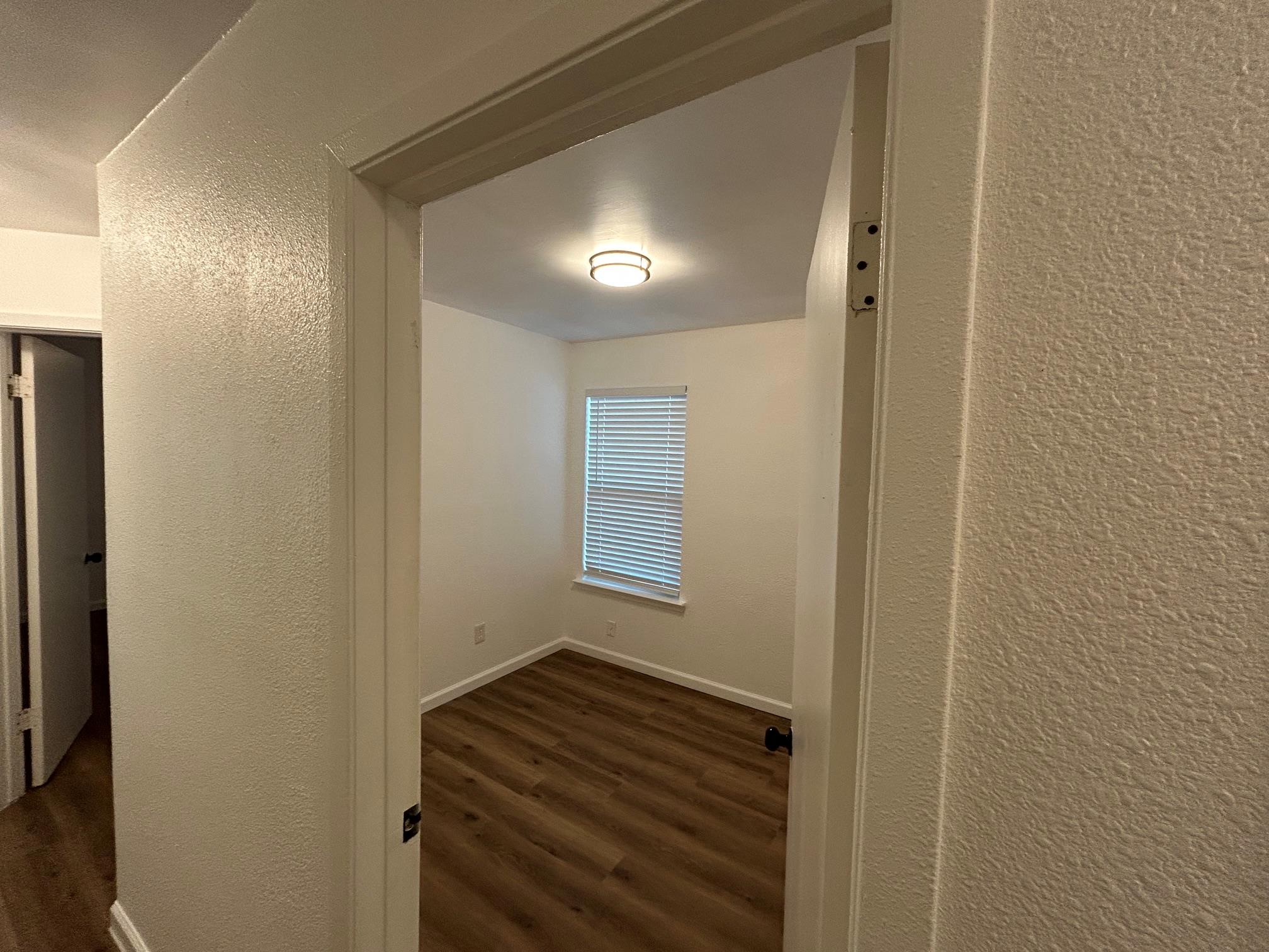 1118 Brookswood Ave None E #b Property Photo 6