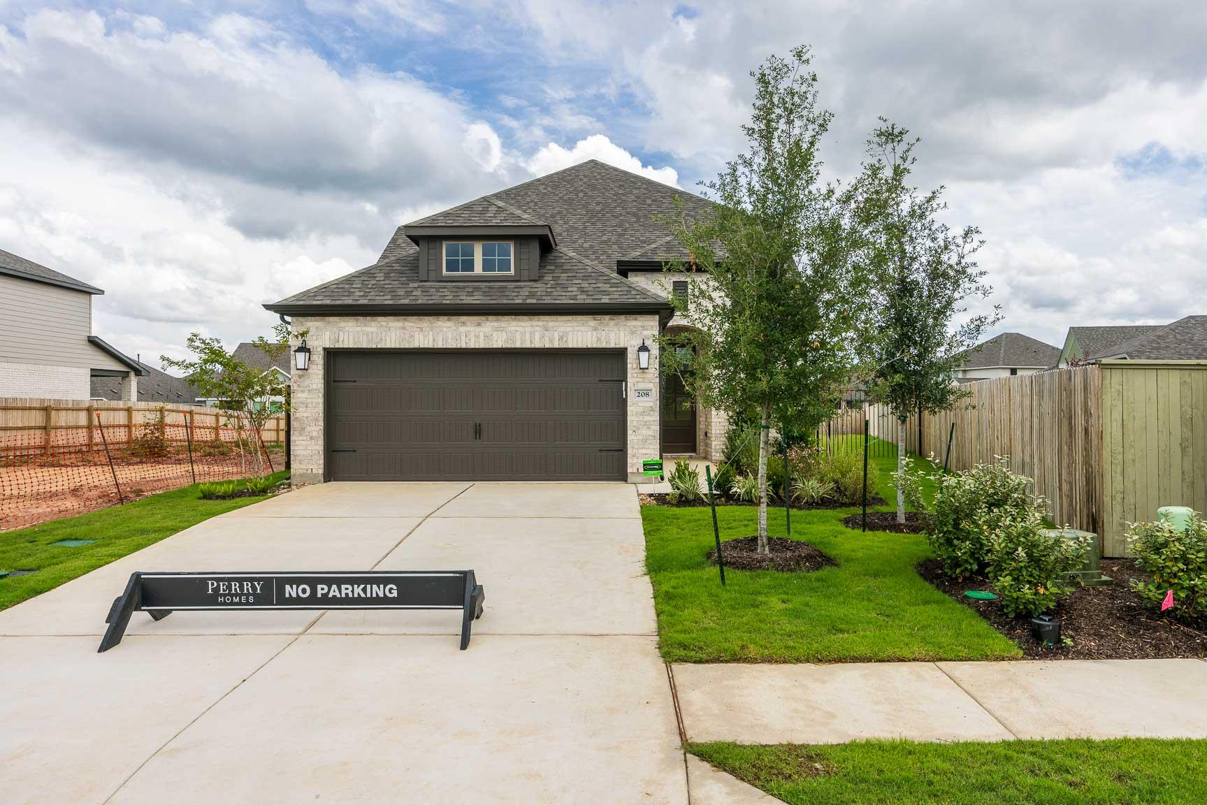 208 Menlo BND Property Photo 1