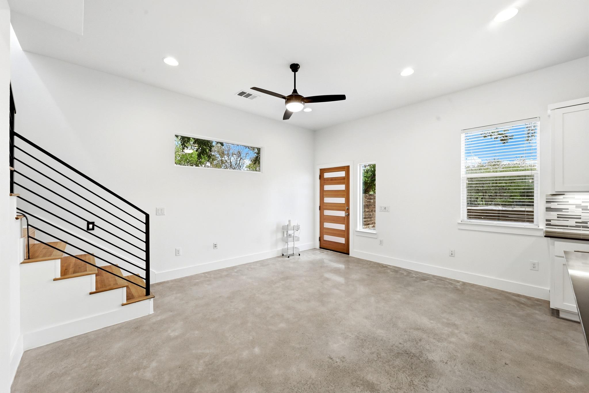 6213 Felix Ave #a Property Photo 3