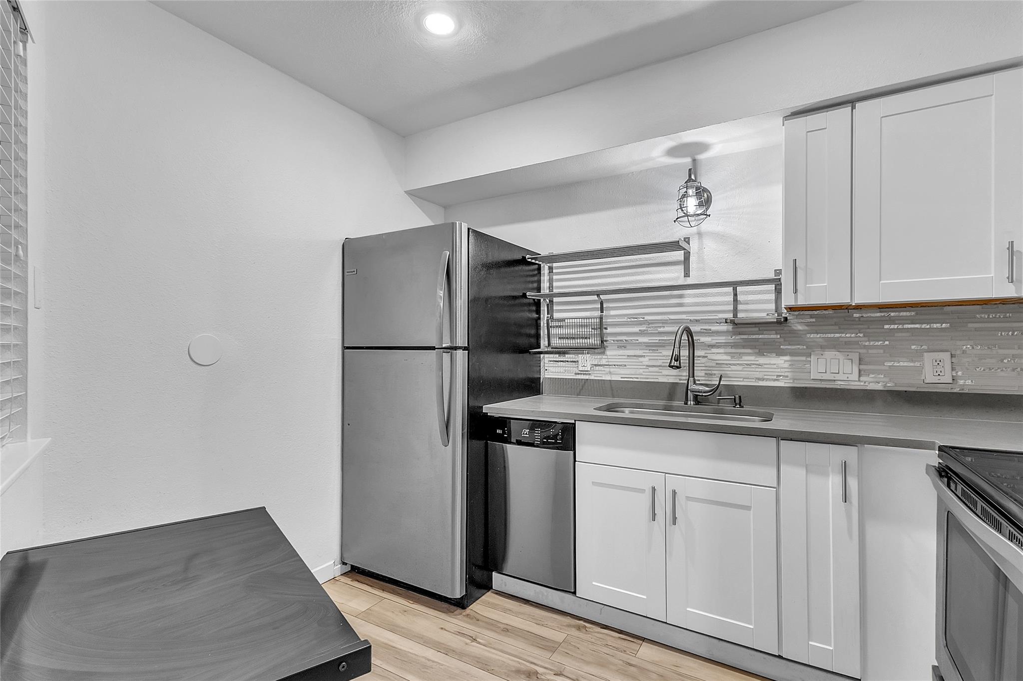 1840 Burton Dr #184 Property Photo 12