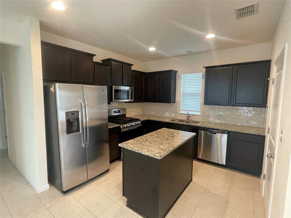 1166 Esplanade Pkwy Property Photo 2
