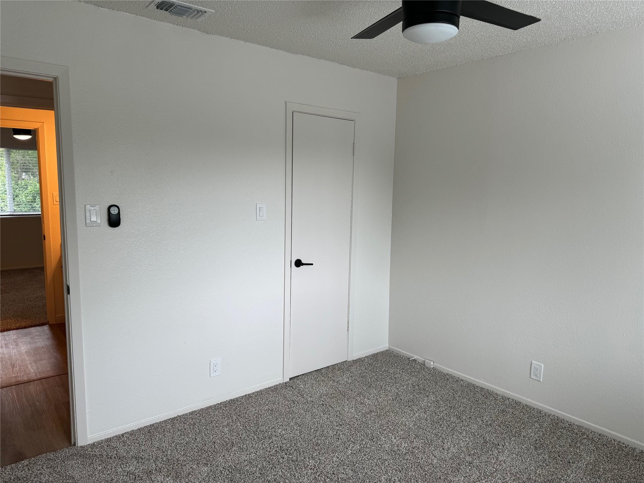 6808 Blue Dawn Trl #b Property Photo 4