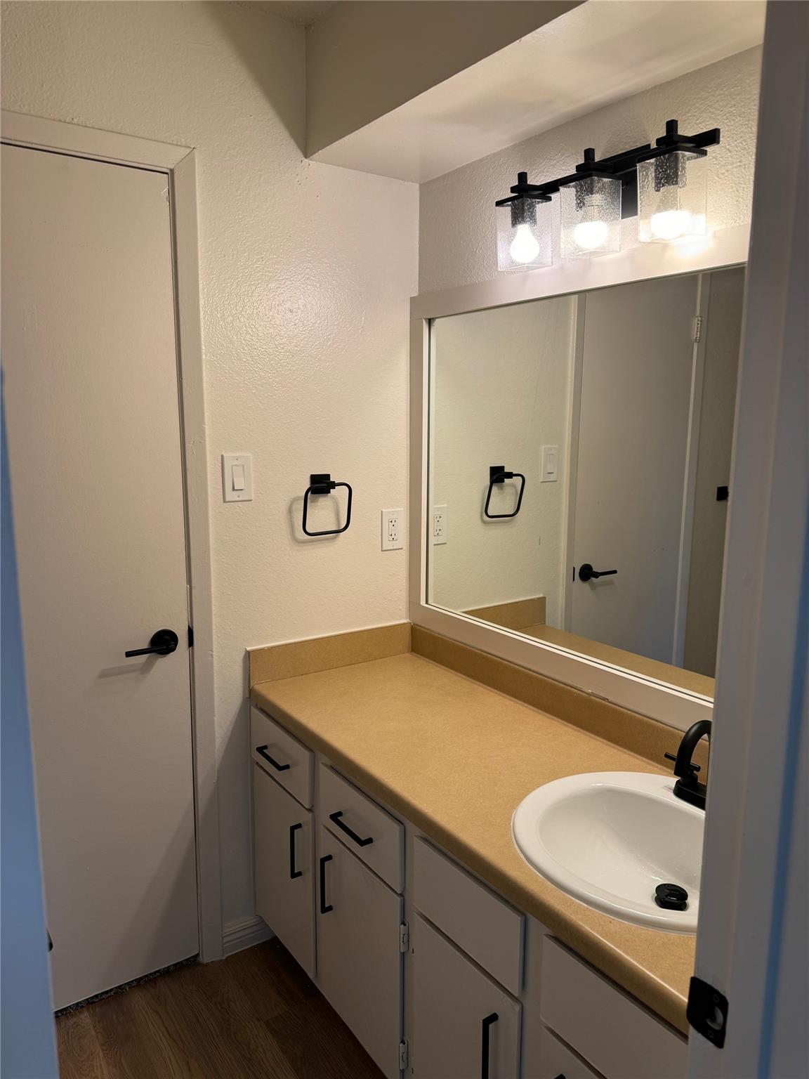 6808 Blue Dawn Trl #b Property Photo 5
