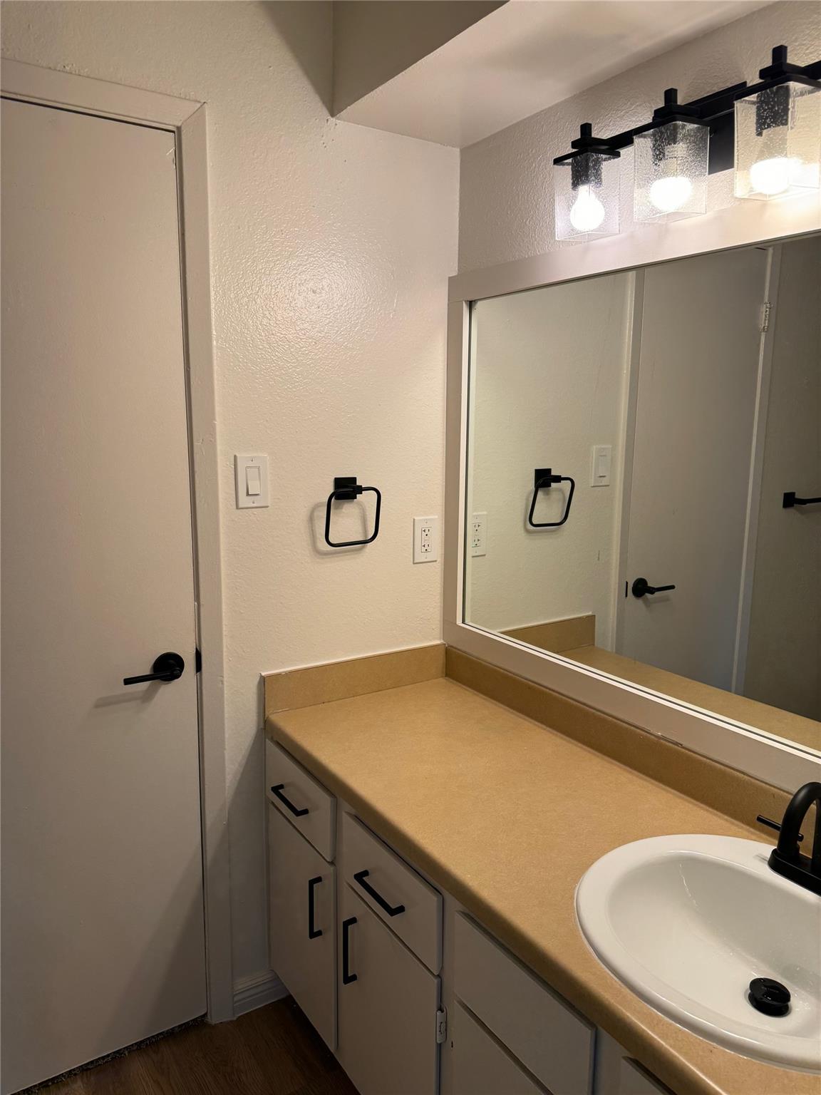 6808 Blue Dawn Trl #b Property Photo 6