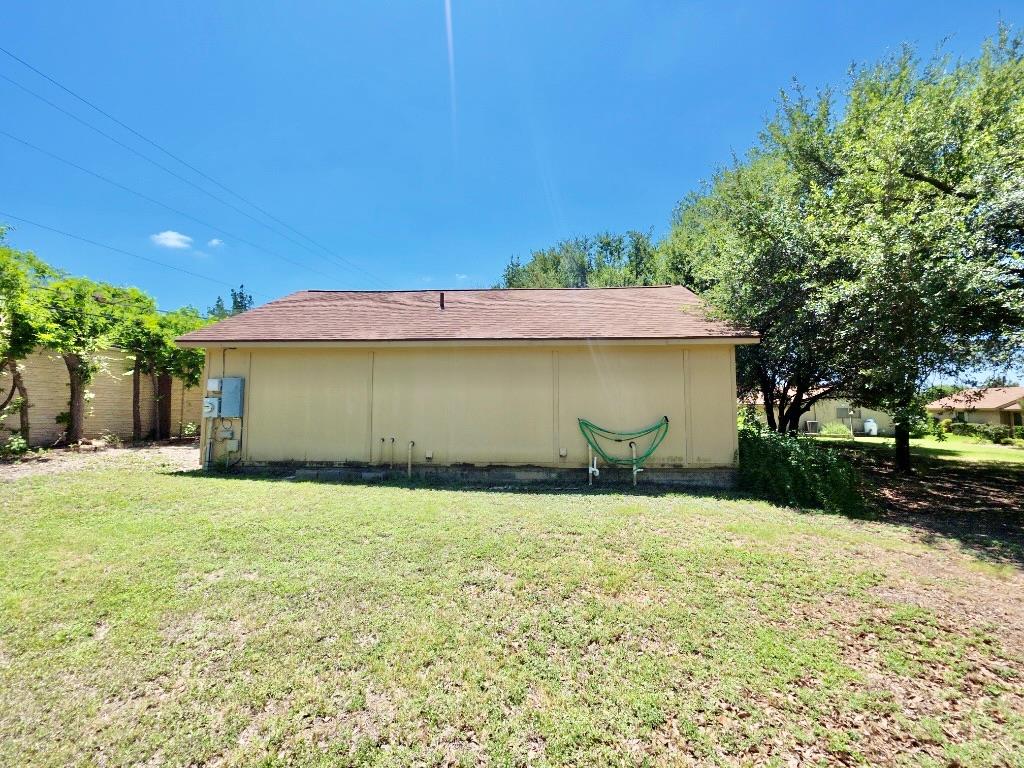 1623 Breezy Cv Property Photo 20