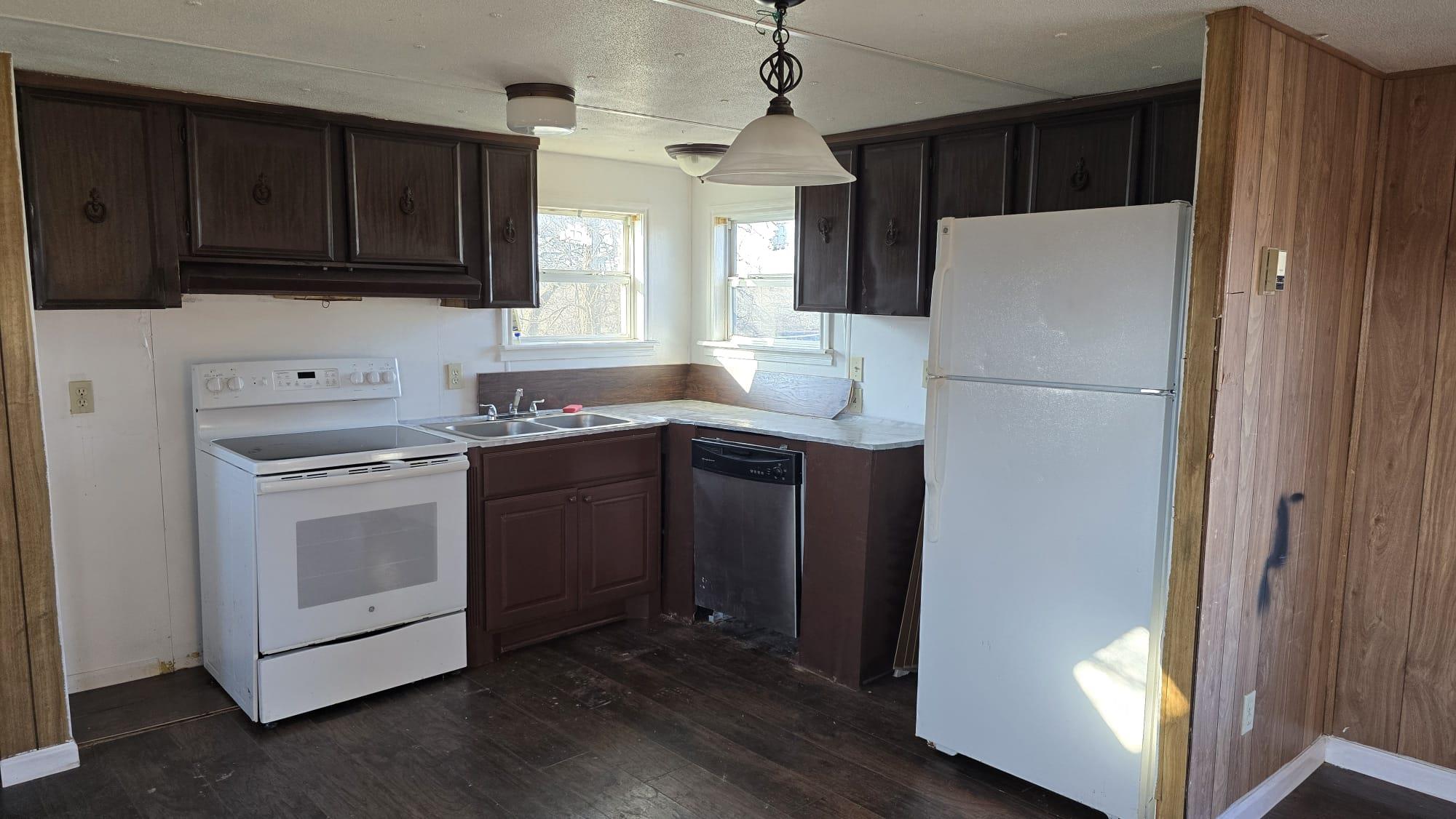 18509 Blake Manor Rd Property Photo 4