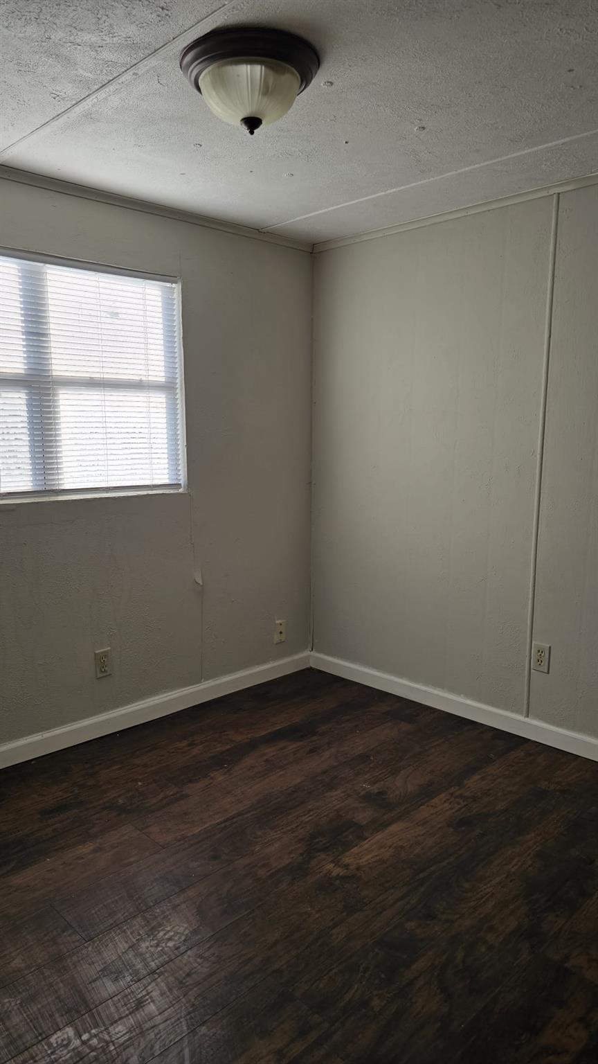 18509 Blake Manor Rd Property Photo 6