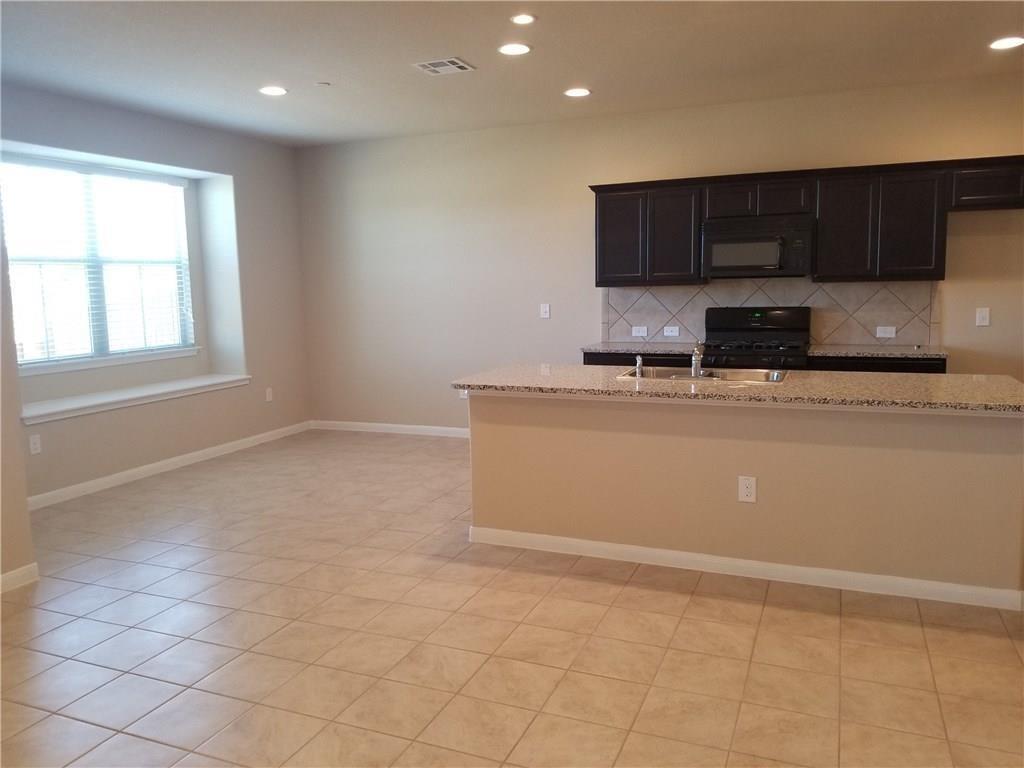 2880 Donnell Dr #103 Property Photo 5