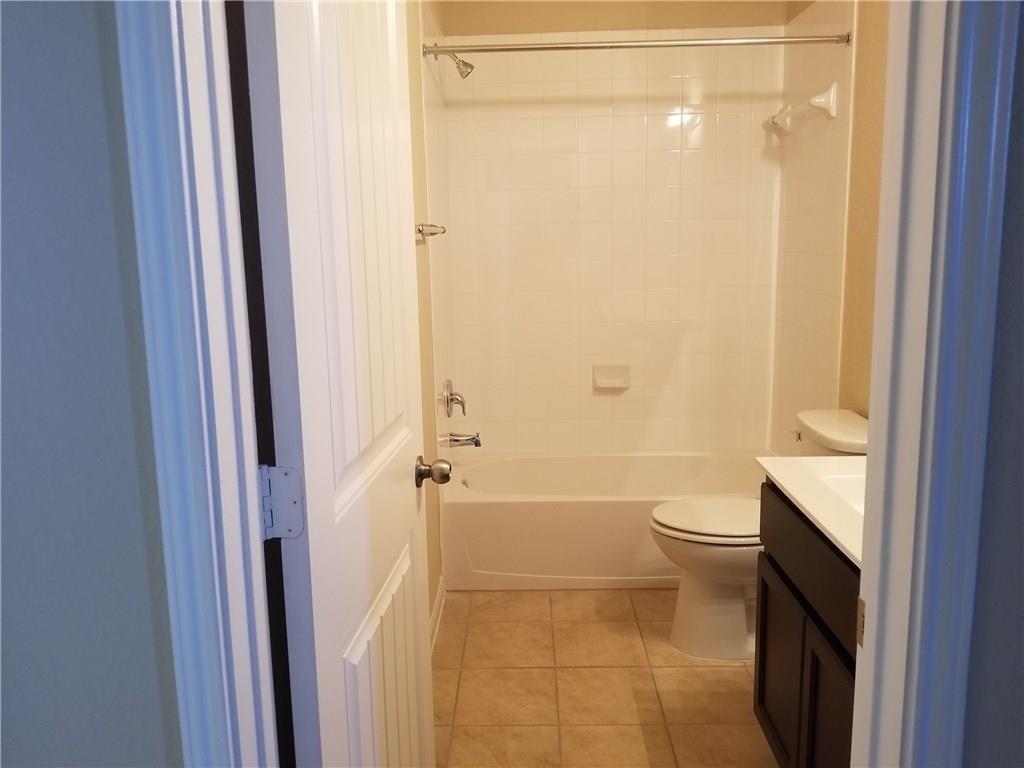 2880 Donnell Dr #103 Property Photo 6
