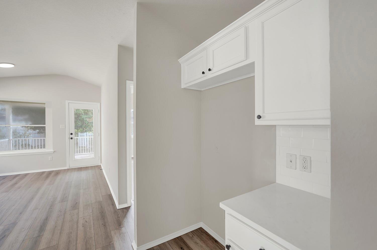 4225 Mather None Property Photo 11