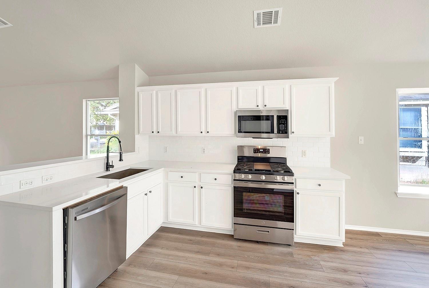 4225 Mather None Property Photo 14