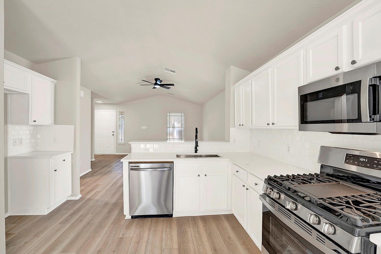 4225 Mather None Property Photo 18