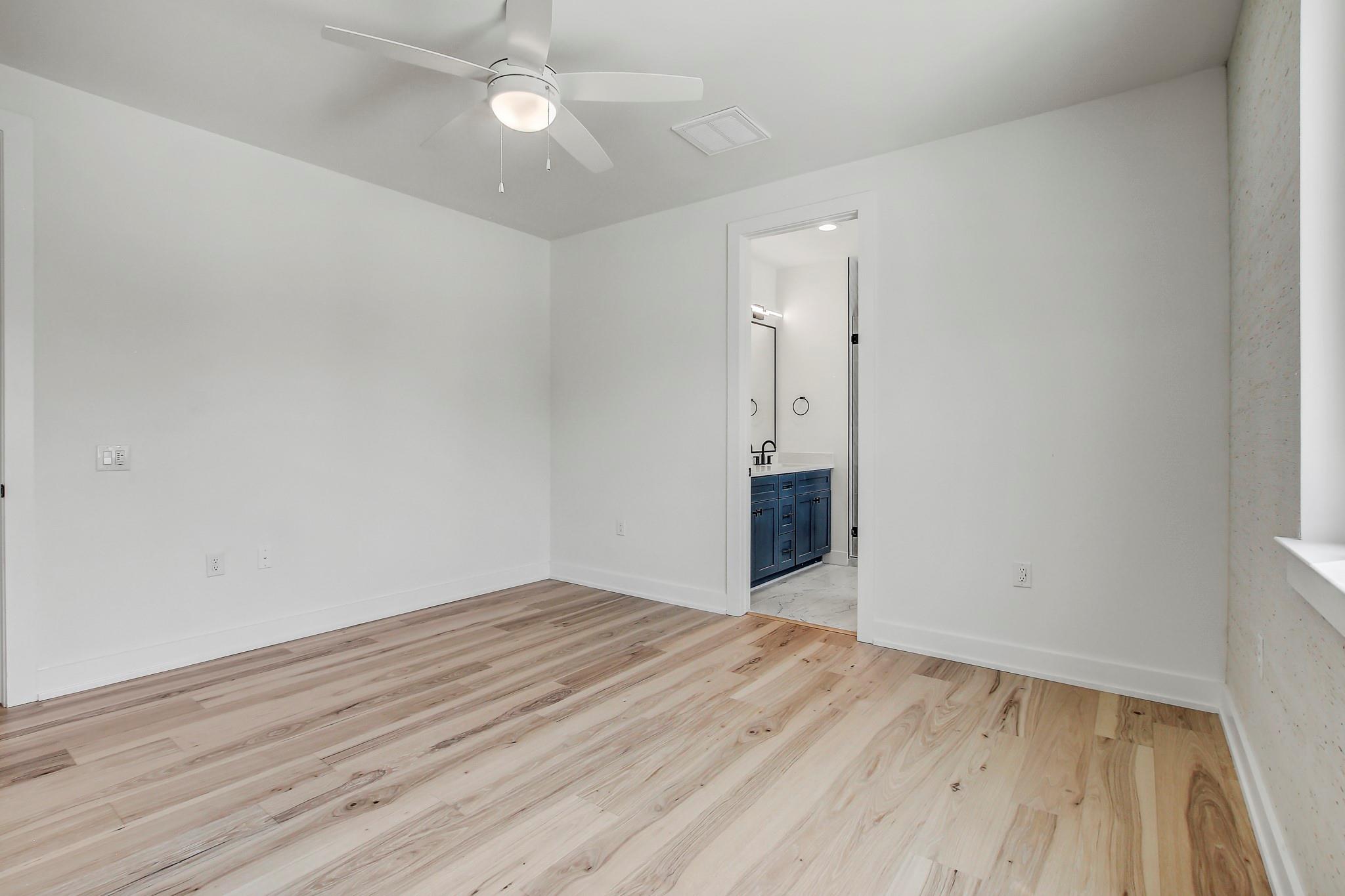 4127 E 12th St #4 Property Photo 15