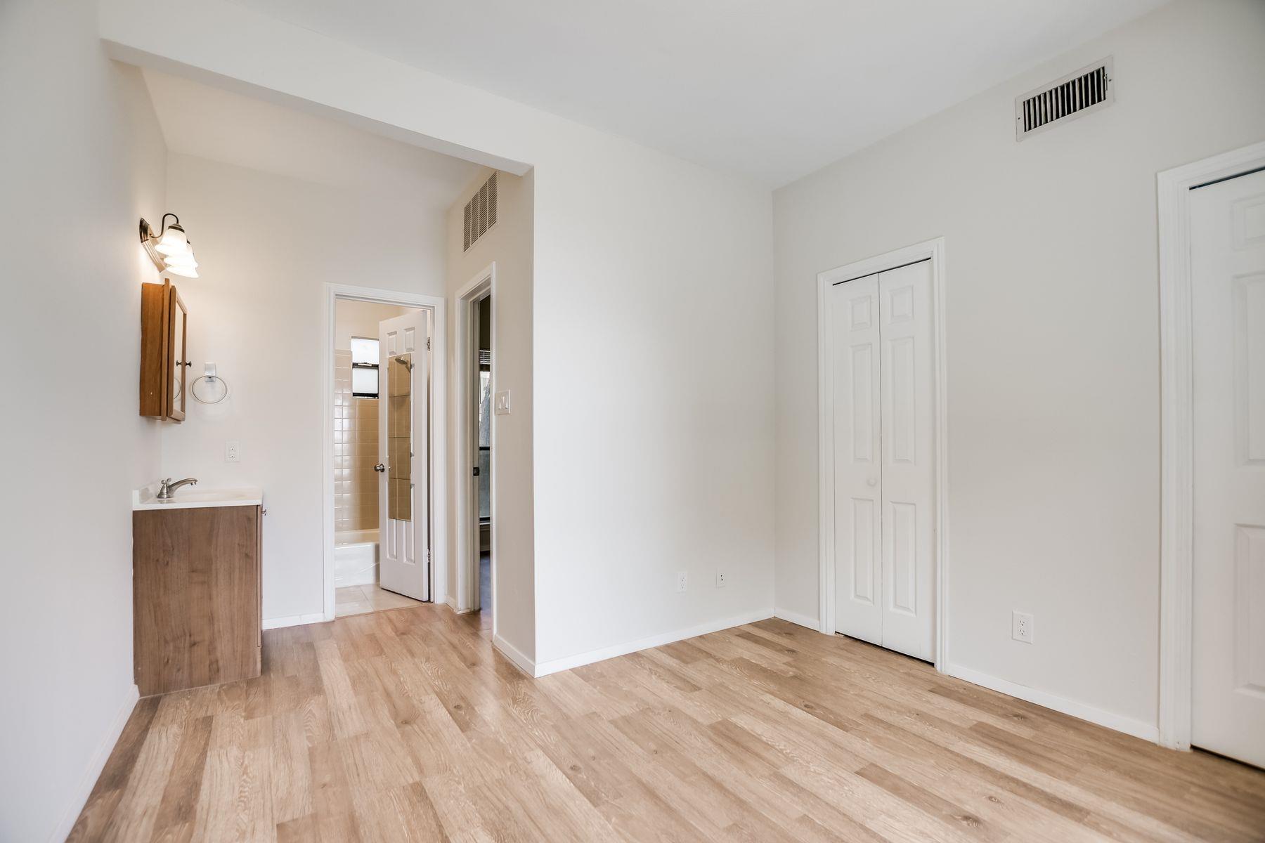 4401 Speedway None #207 Property Photo 6