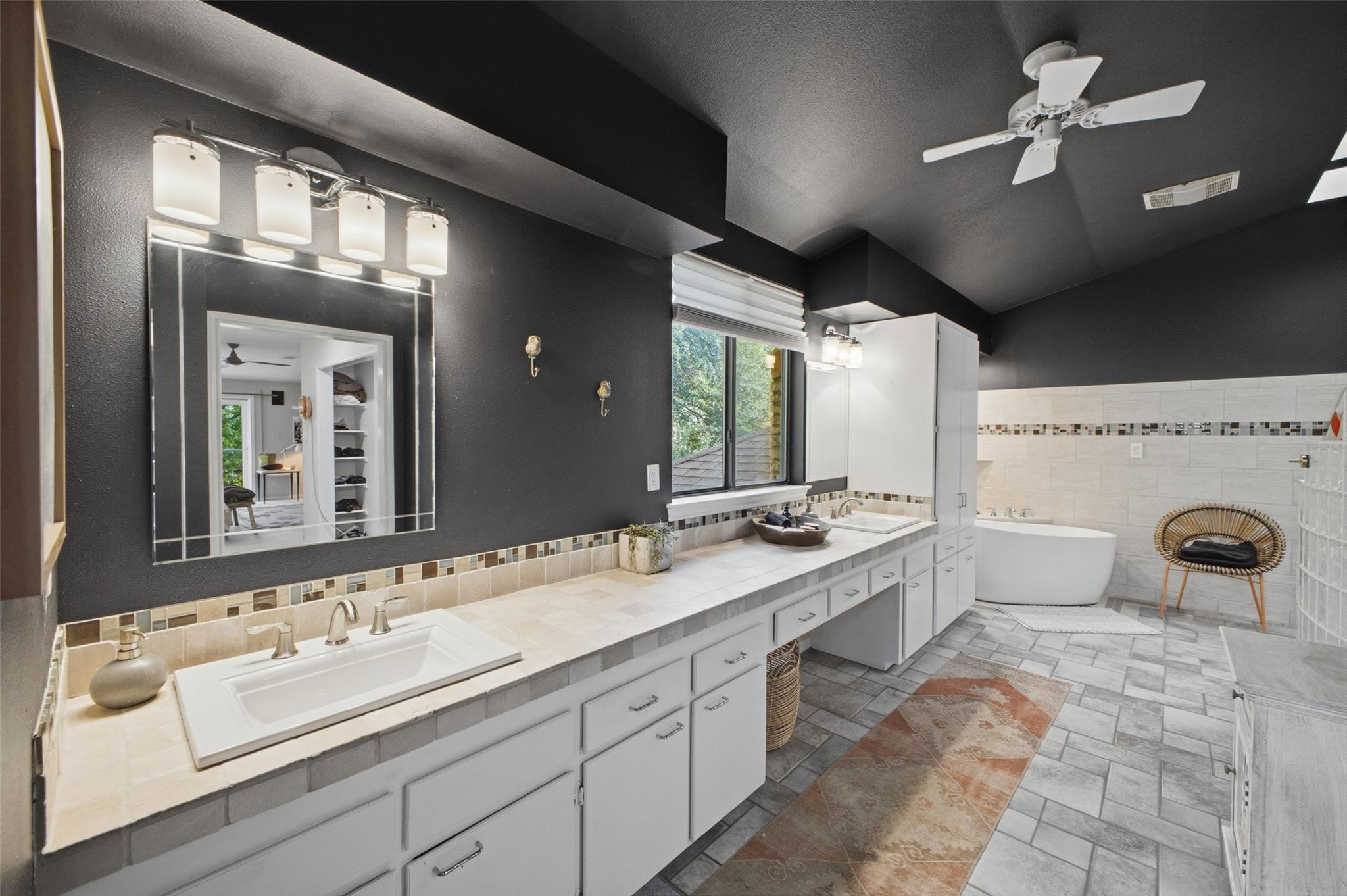 5804 Ginre Cv Property Photo 21
