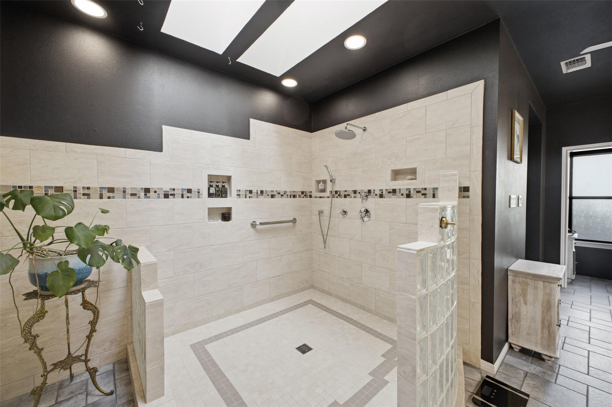 5804 Ginre Cv Property Photo 22