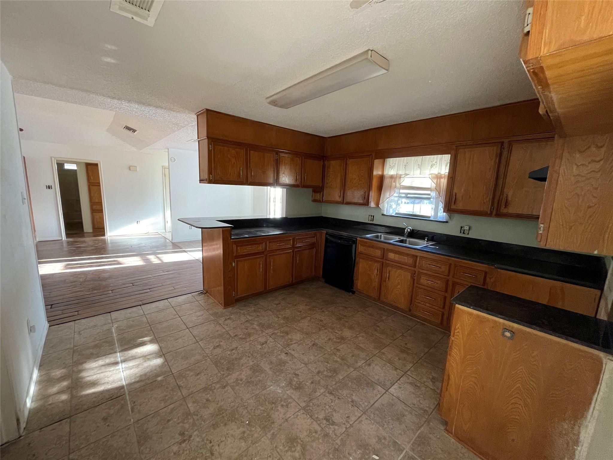 401 Highridge Cv Property Photo 8