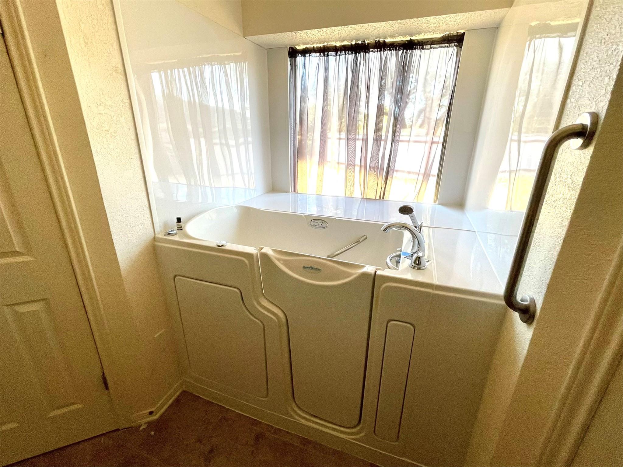 401 Highridge Cv Property Photo 16