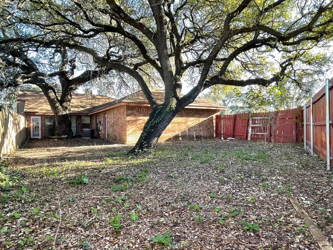 401 Highridge Cv Property Photo 22