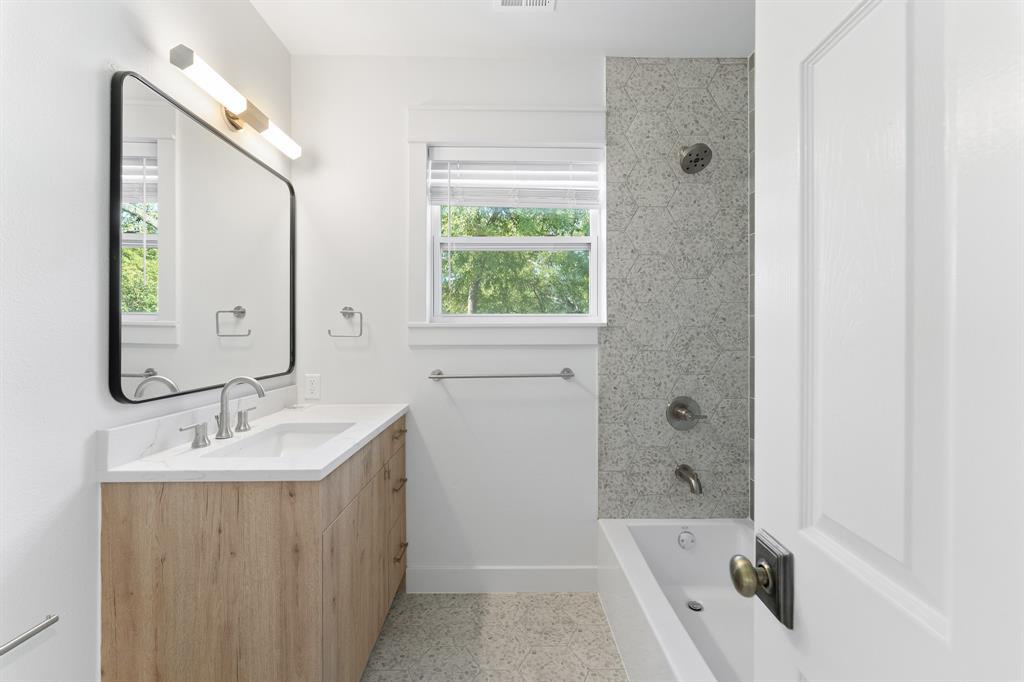 3301 Duval St Property Photo 8