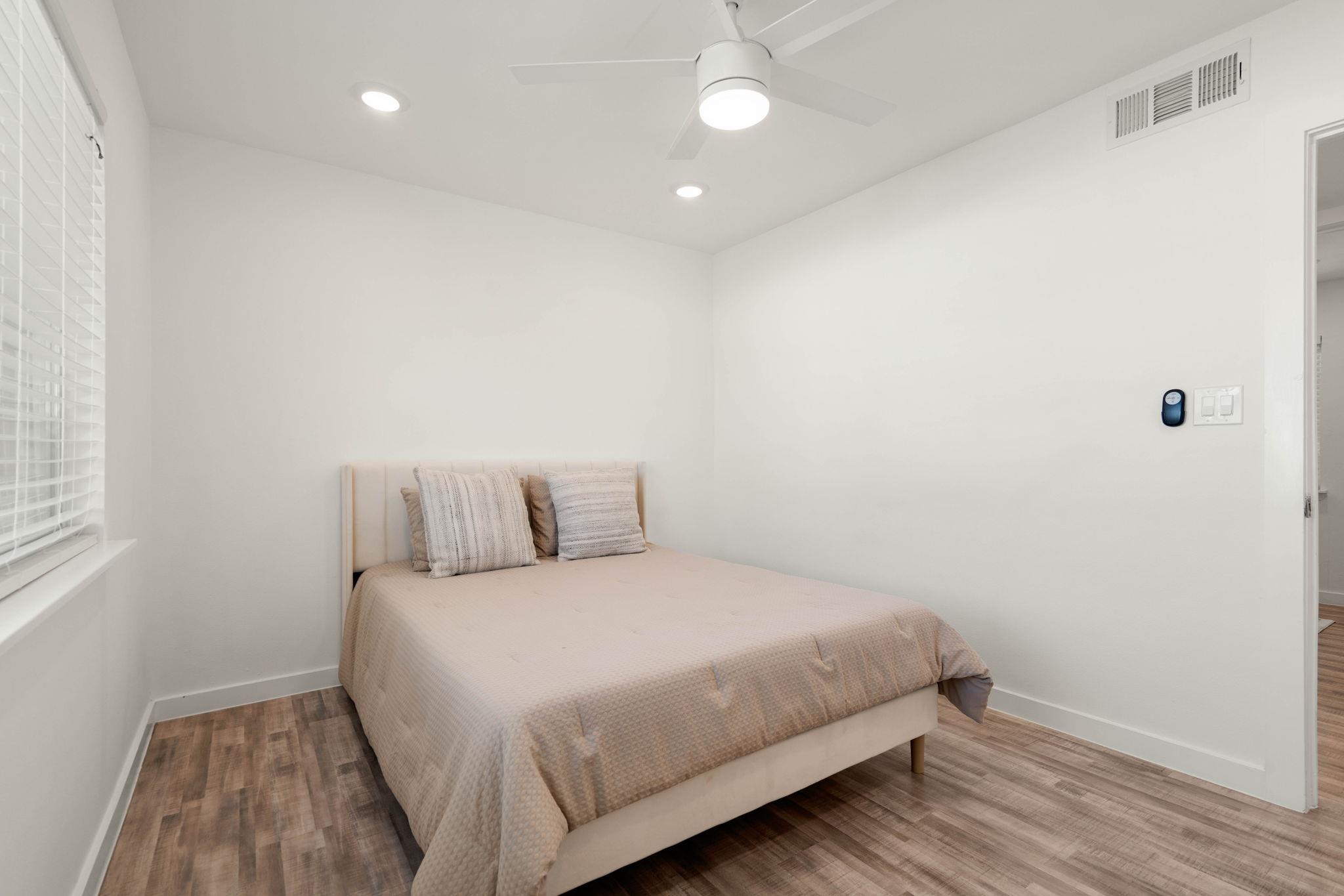 1200 E 52nd St #209 Property Photo 22